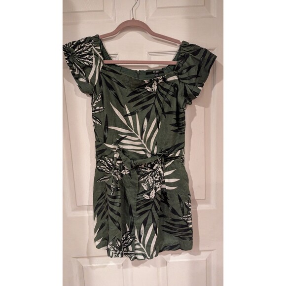 Guess Romper Sz 4 Off-Shoulder Short Green Tropical Print Resortwear‎ Vacation - Picture 1 of 8